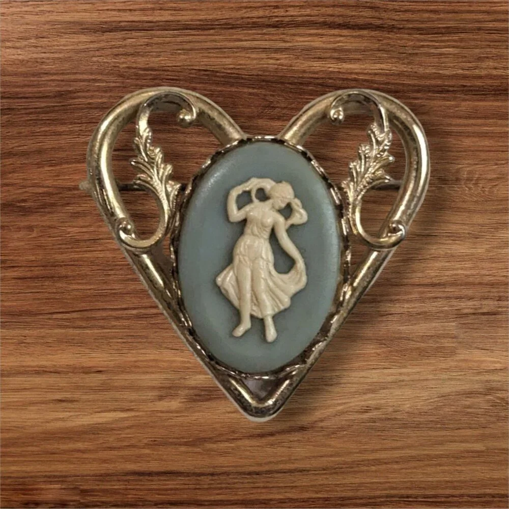 Vintage Heart ‎ Blue Cameo brooch pin pendant Dancing Girl gold tone art deco